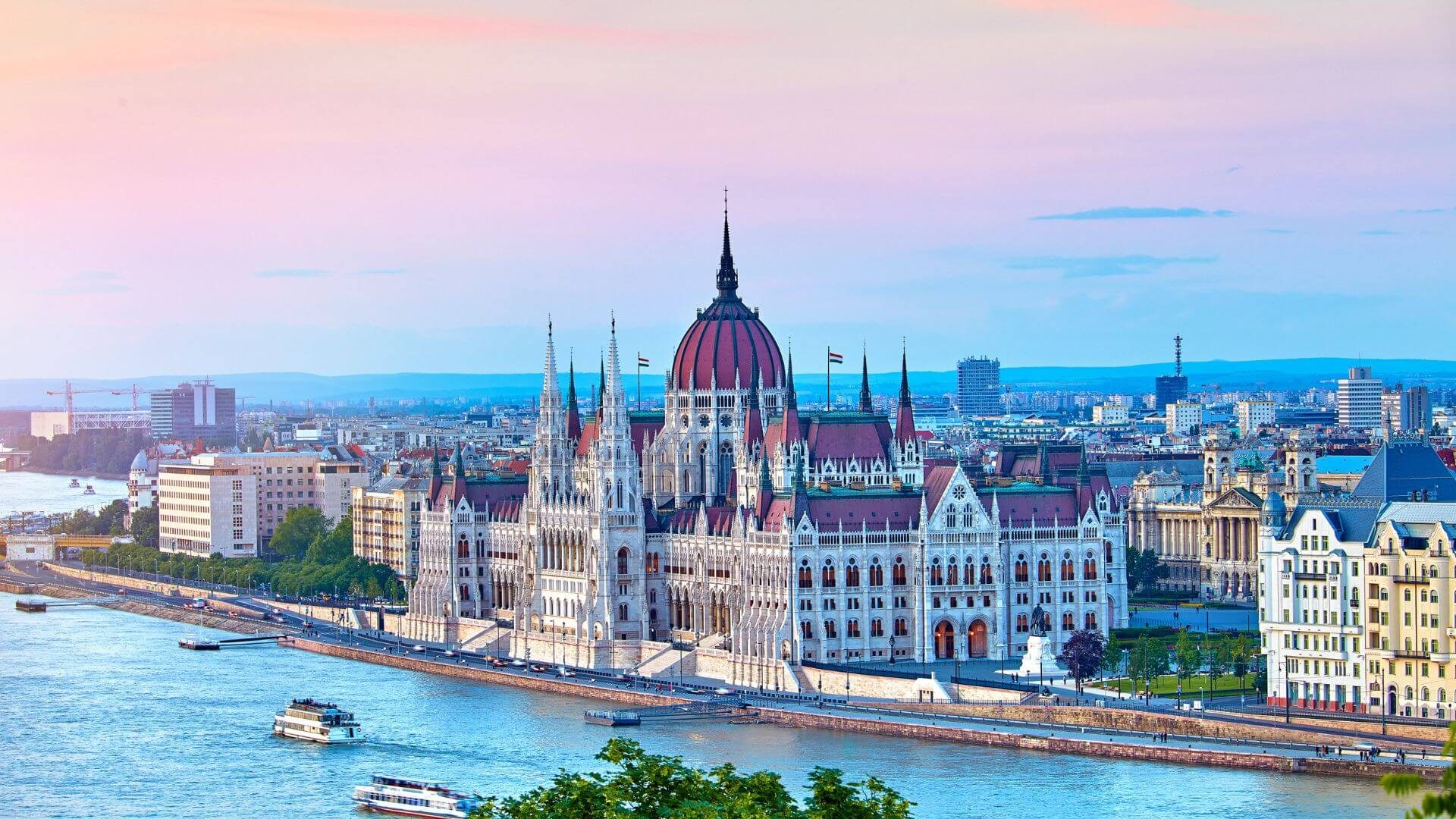 7-Facts-About-Hungary-for-Foreign-Investors-cover-2.jpg