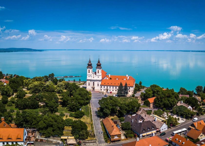 Hungary-Renewed-Golden-Visa-Program-Cover