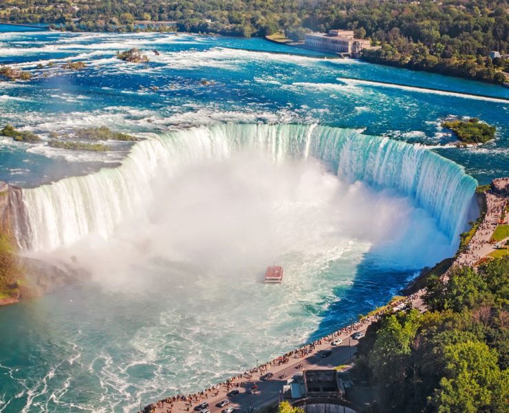 7 Reasons Why High-Net-Worth Investors Choose the Canadian Passport-Coverr