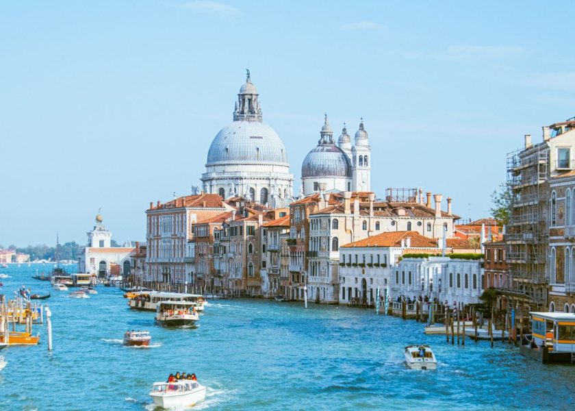 Why Many People Invest in Italy-cover