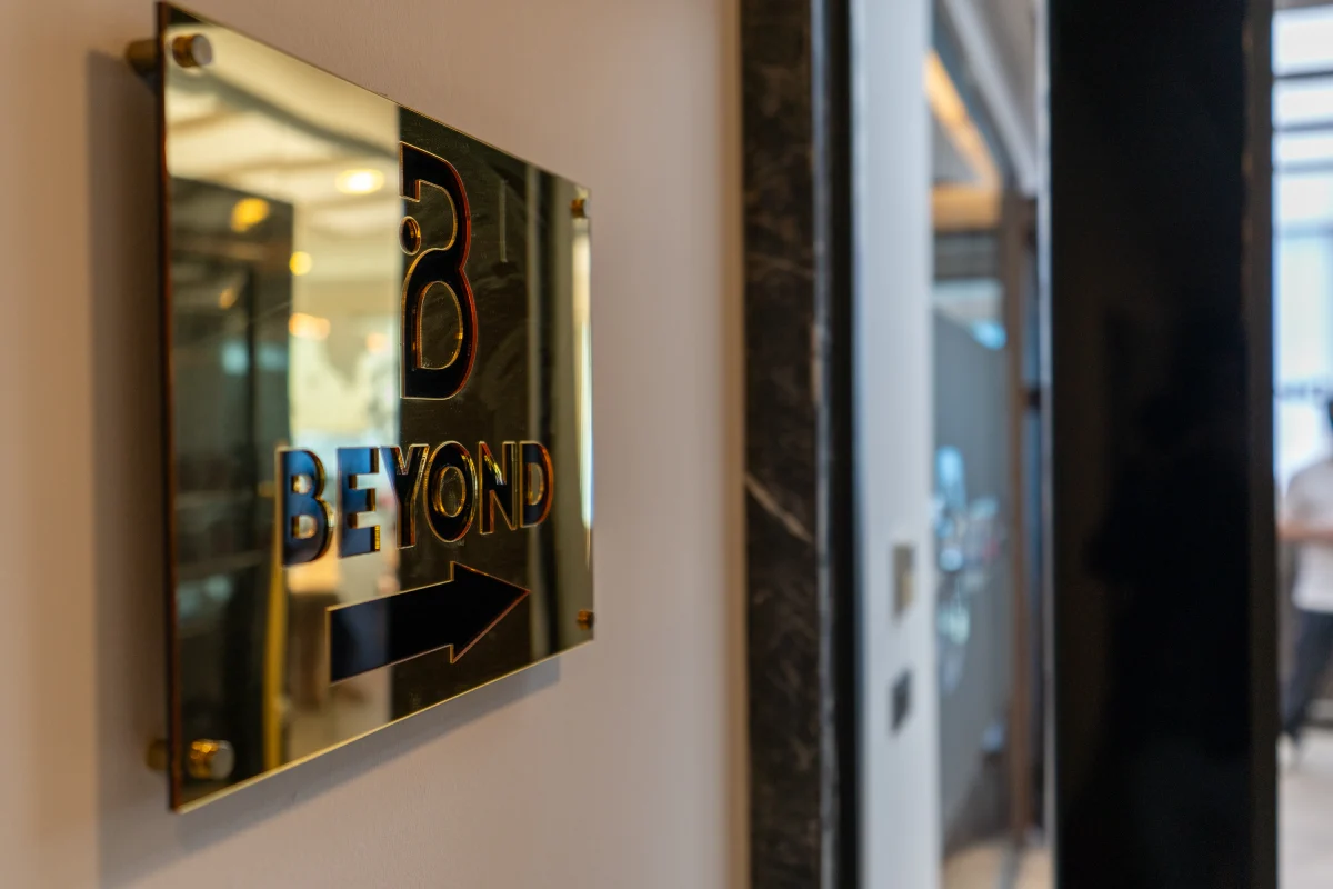 5 Things You Need to Know Before Opening a Bank Account in Dubai COVER